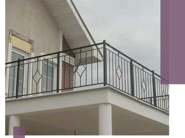 Изготовление балконных ограждений в Вологде из металла и стекла